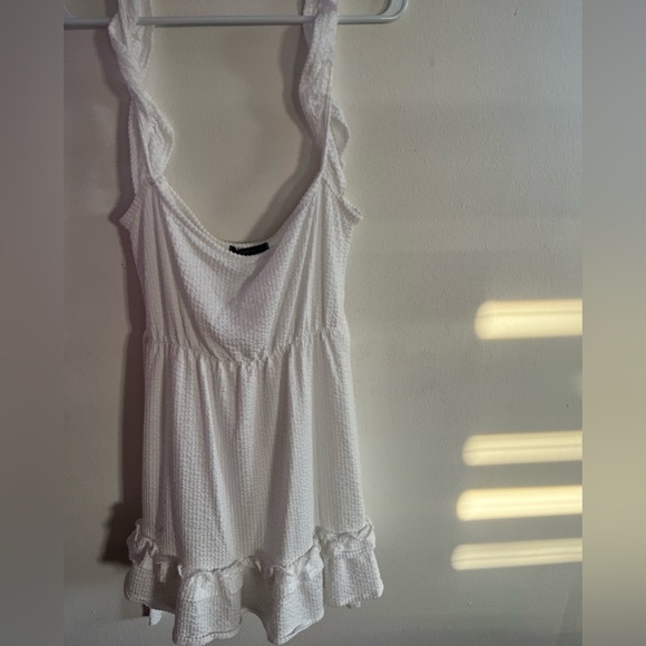 NWOT SUMMER WHITE MINI DRESS - Picture 2 of 2